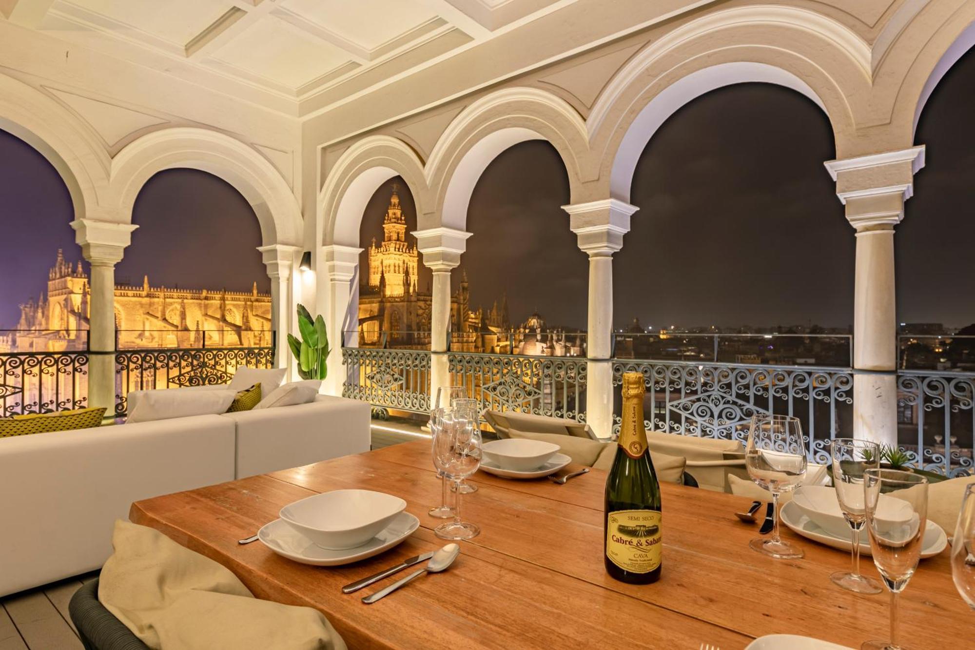 Isg Apartments The Most Exclusive Apartment In Sevillaparking Εξωτερικό φωτογραφία