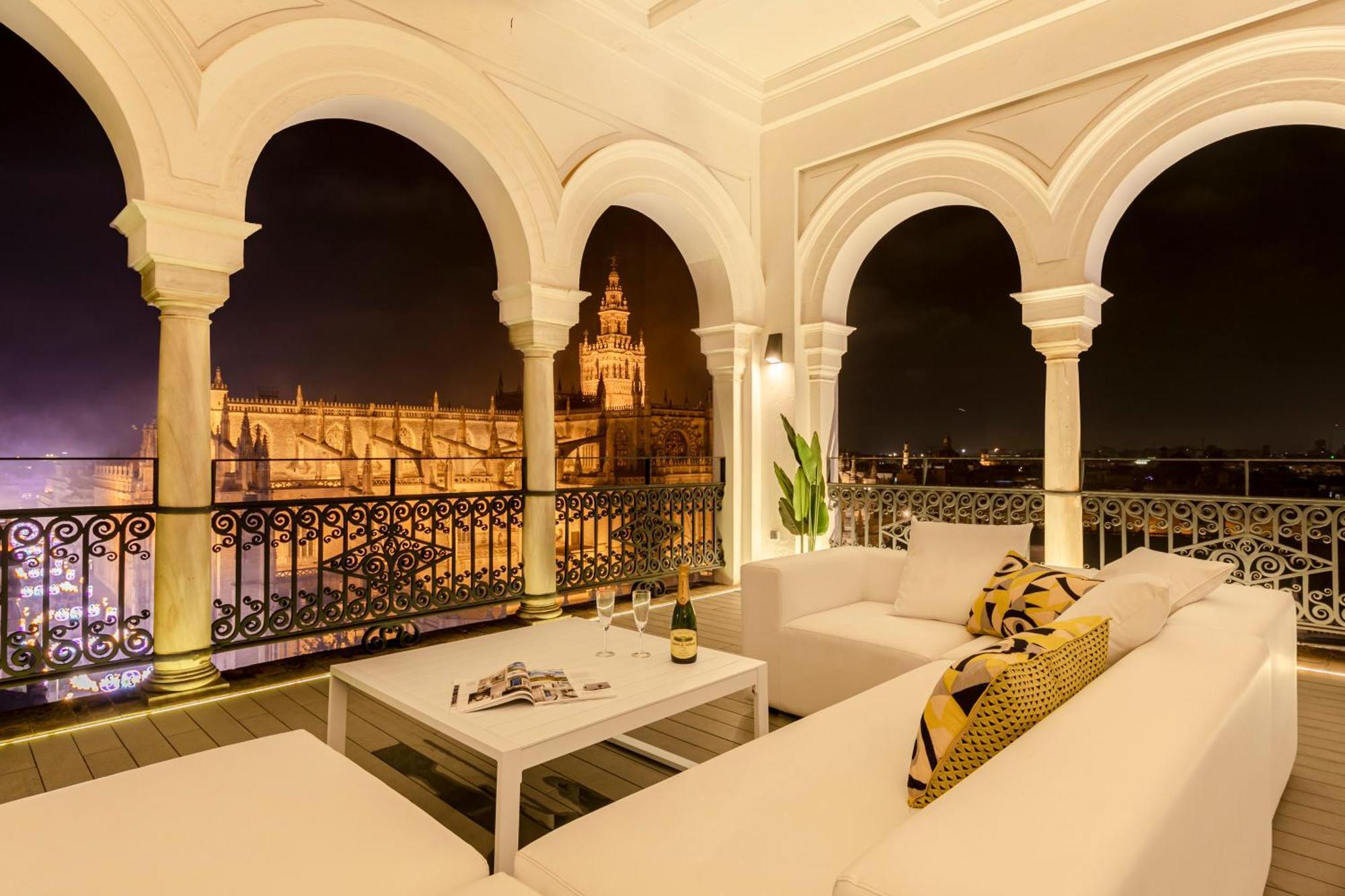 Isg Apartments The Most Exclusive Apartment In Sevillaparking Εξωτερικό φωτογραφία