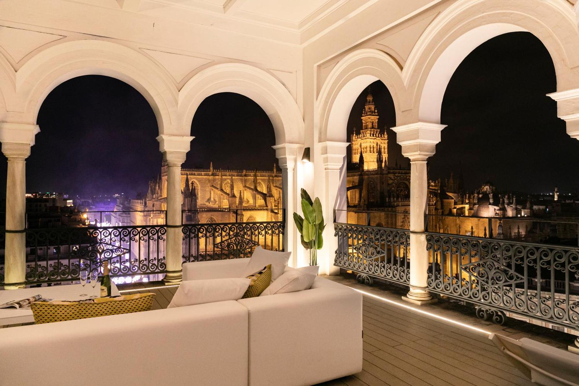 Isg Apartments The Most Exclusive Apartment In Sevillaparking Εξωτερικό φωτογραφία