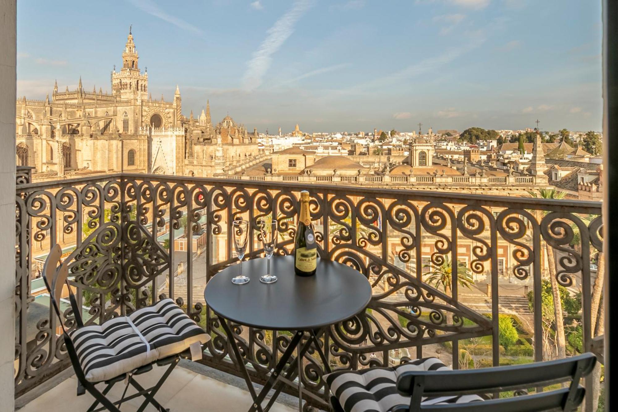 Isg Apartments The Most Exclusive Apartment In Sevillaparking Εξωτερικό φωτογραφία